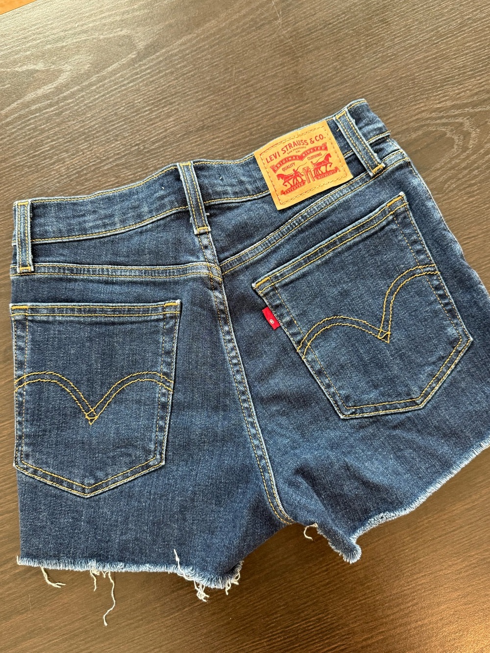 Levi’s High-Rise Jean Shorts. - Picture 4 of 4
